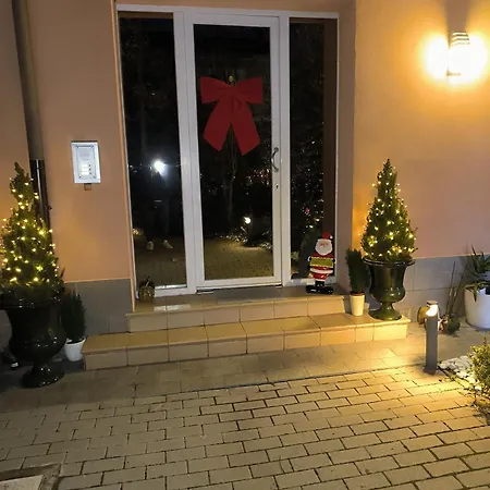 Carla' S House